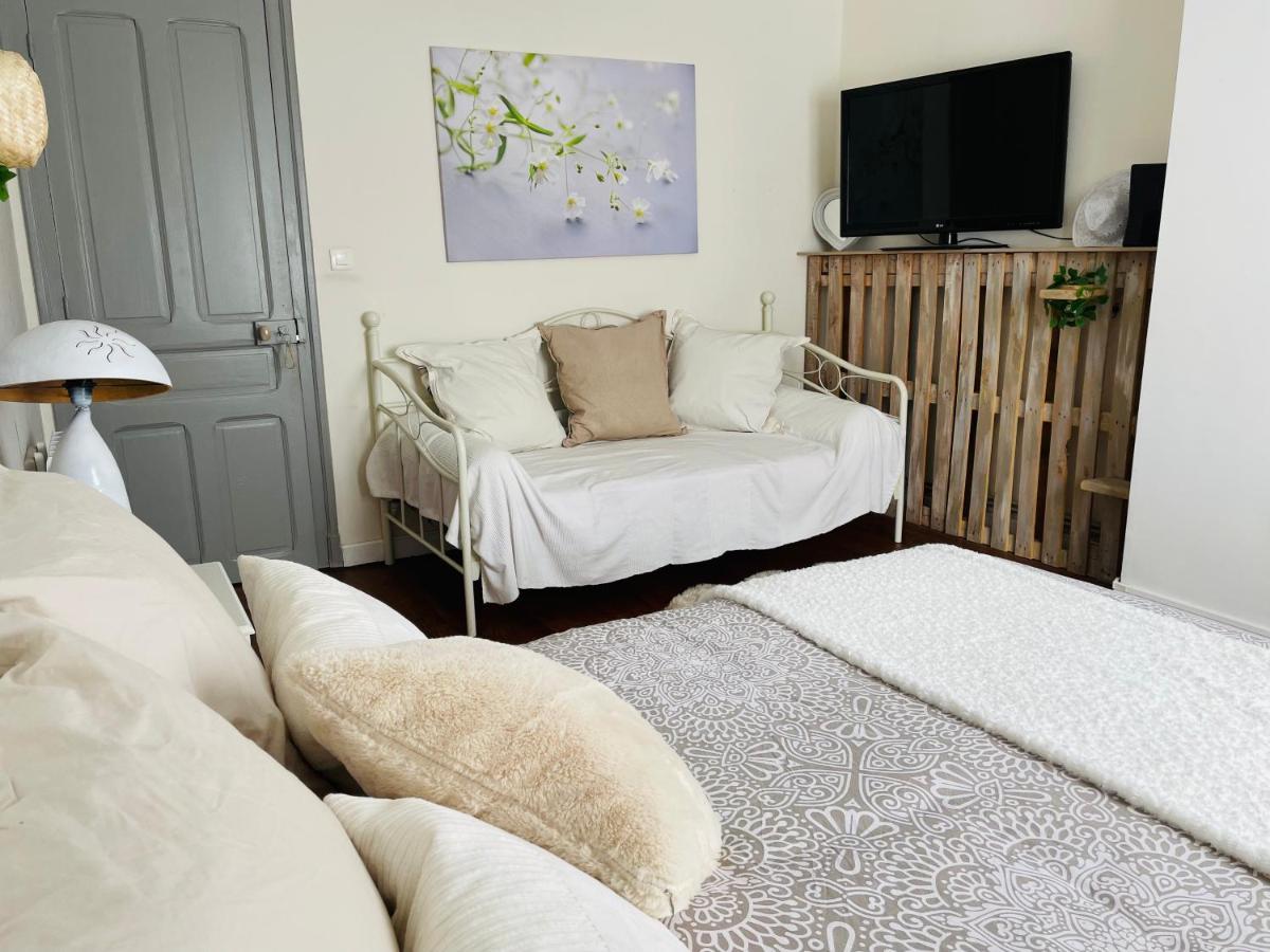 La Poterie Bed & Breakfast Carresse ภายนอก รูปภาพ